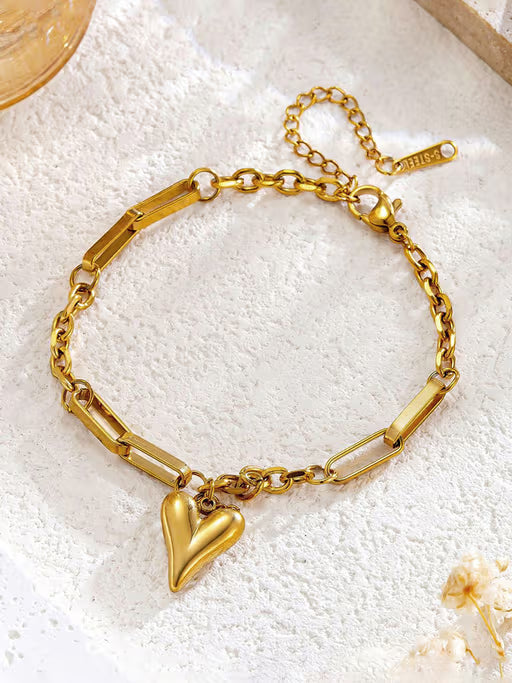 Anti-Tarnish Gold Heart Charm Bracelet – Dainty & Durable Love Jewelry